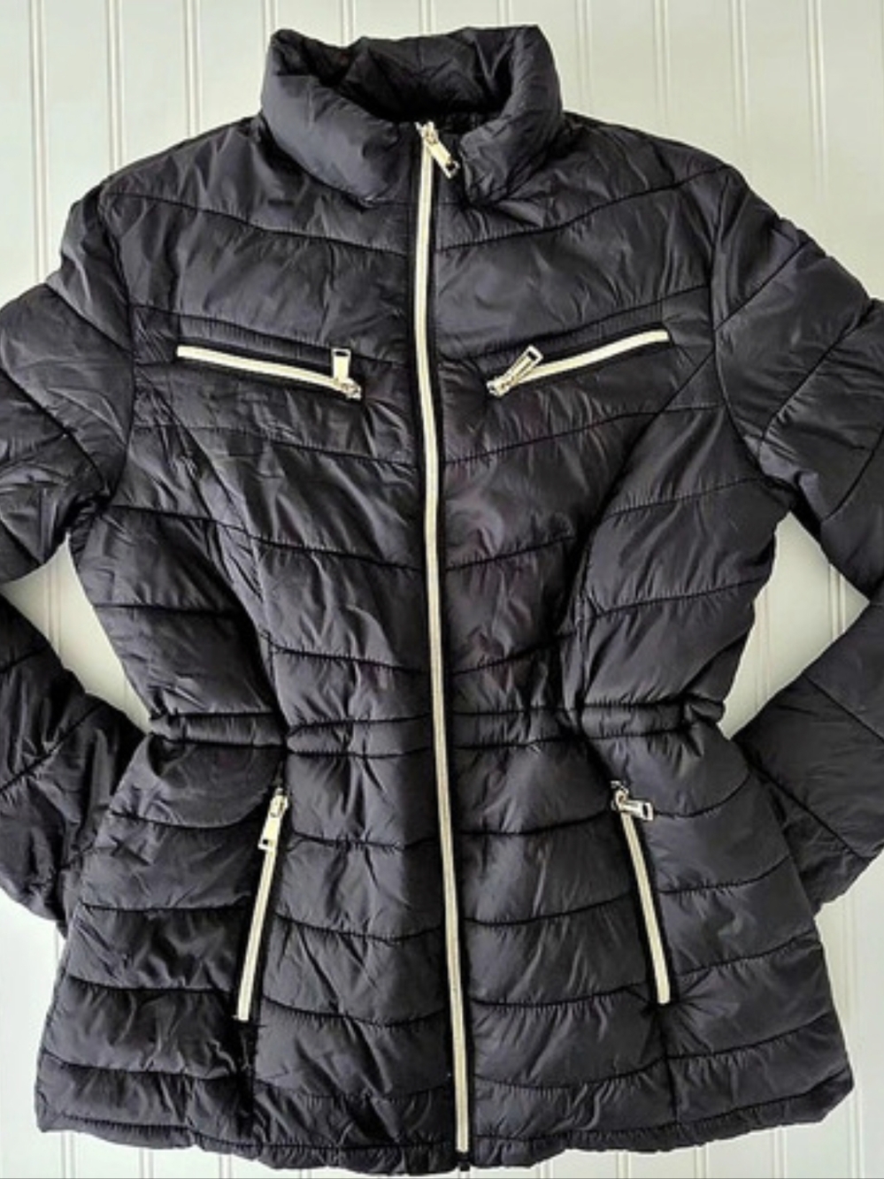 GUESS Los Angeles Black Puffer Jacket Women’s S Quilted Gold Zipper Lightweight